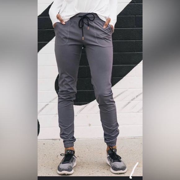 ZYIA Pants - ZYIA active Grey Peak Zipper Jogger 31” - Large